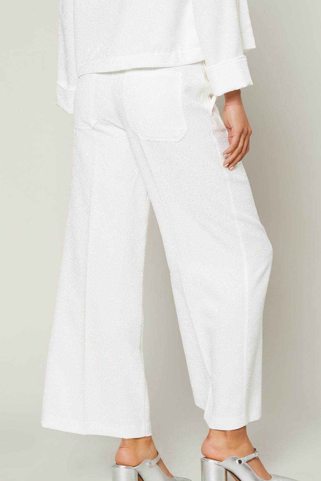 Off White Floral Jacquard High Waist White Leg Pant